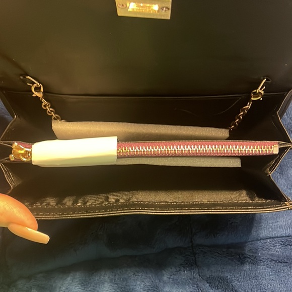 Rose Sequin Iron Fist Wallet - Picture 6 of 7